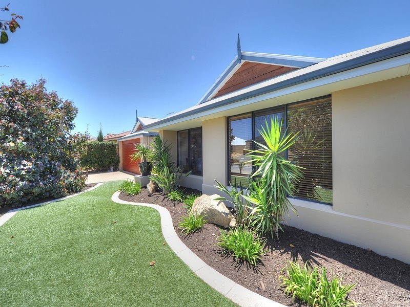 8 Karon Vista, Halls Head WA 6210