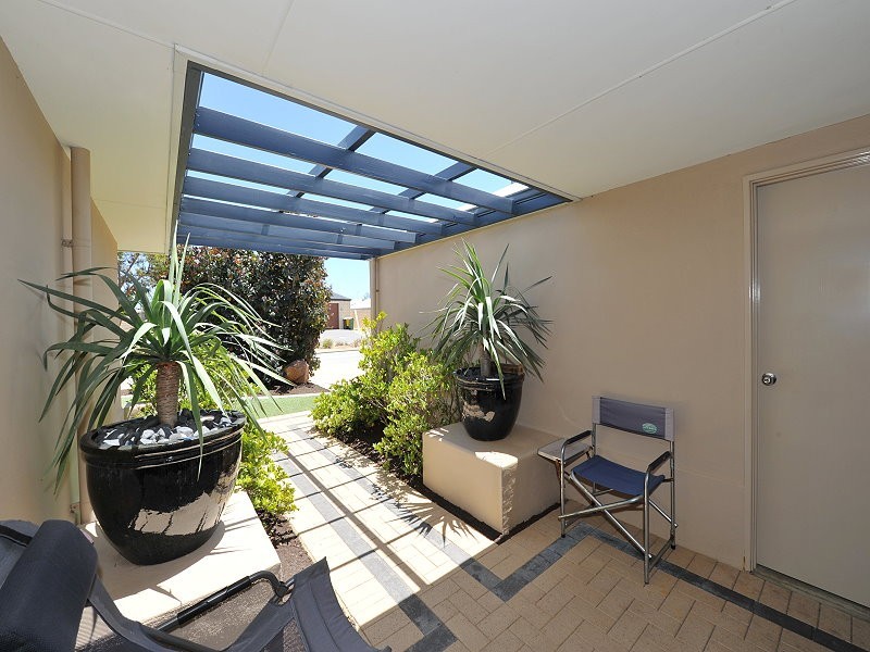 8 Karon Vista, Halls Head WA 6210