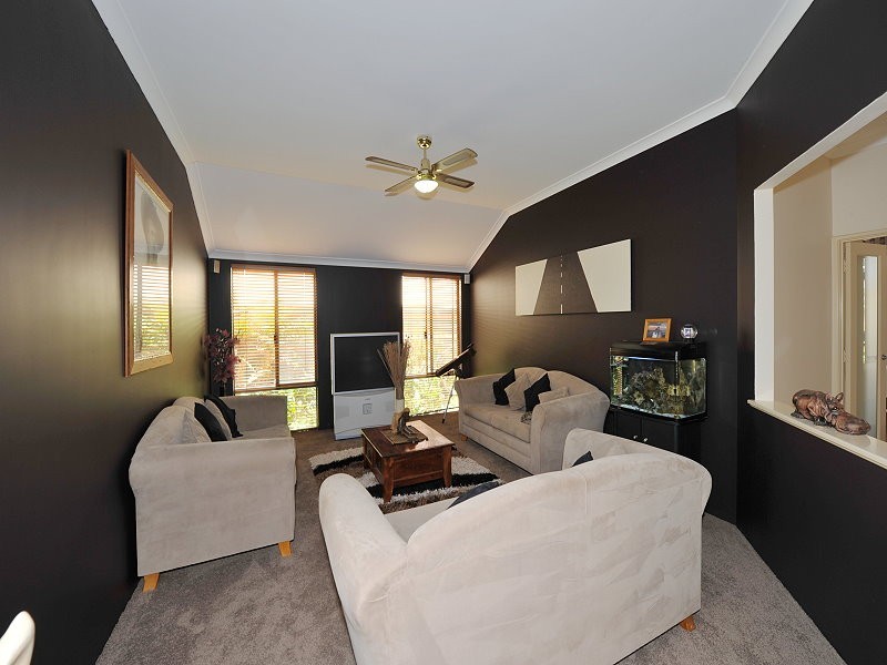 8 Karon Vista, Halls Head WA 6210