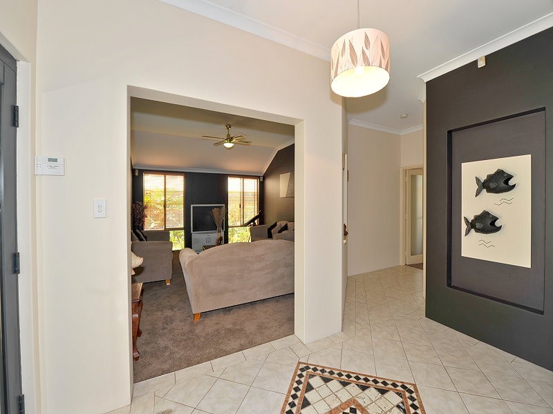 8 Karon Vista, Halls Head WA 6210