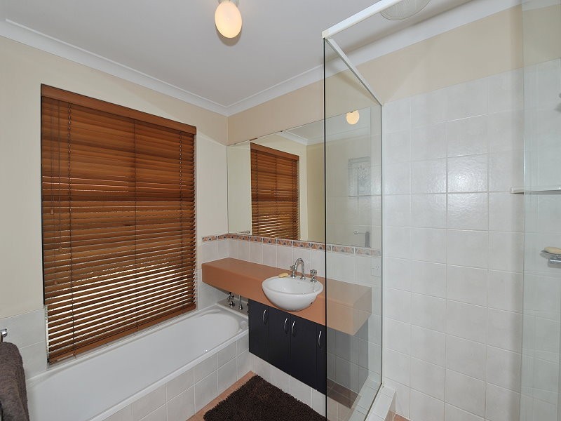 8 Karon Vista, Halls Head WA 6210