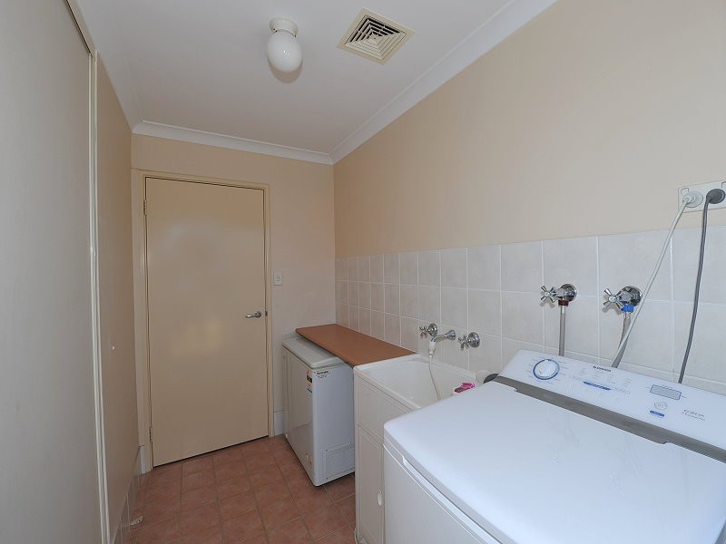 8 Karon Vista, Halls Head WA 6210