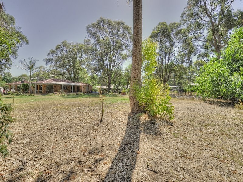 9 Navarre Row, Greenfields WA 6210