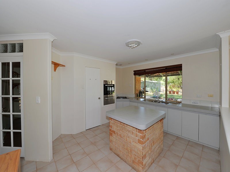 9 Navarre Row, Greenfields WA 6210