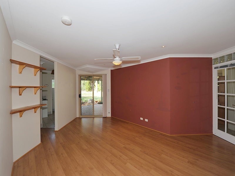 9 Navarre Row, Greenfields WA 6210