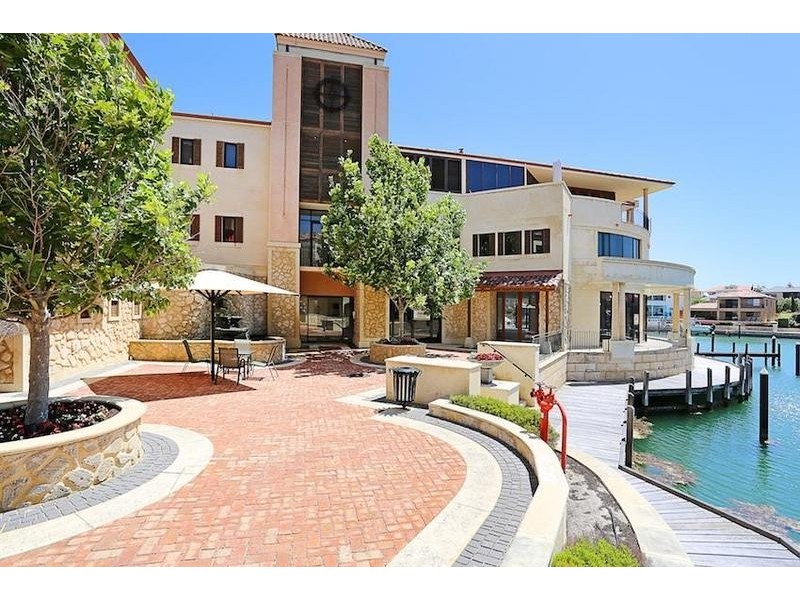 11/4 Port Quays, Wannanup WA 6210