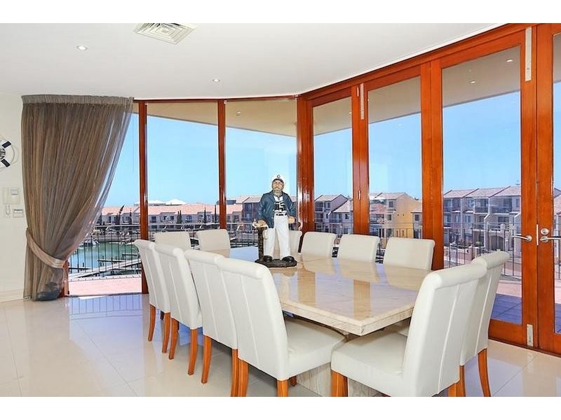 11/4 Port Quays, Wannanup WA 6210