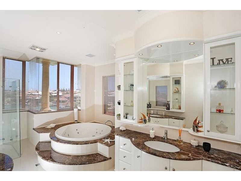 11/4 Port Quays, Wannanup WA 6210