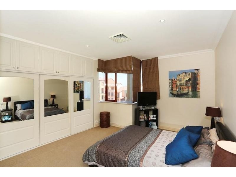 11/4 Port Quays, Wannanup WA 6210