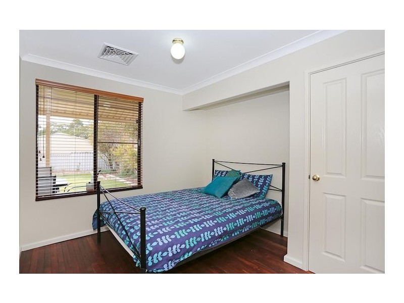 19 Vermont Avenue, Meadow Springs WA 6210