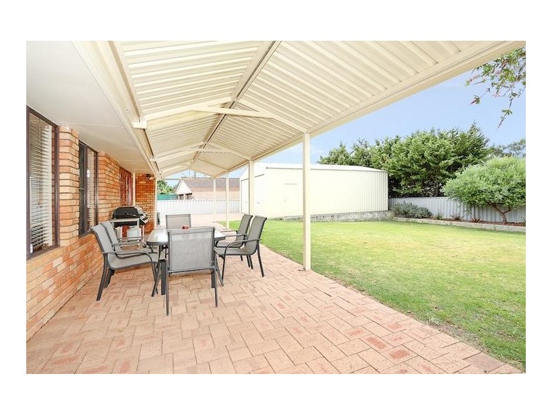 19 Vermont Avenue, Meadow Springs WA 6210