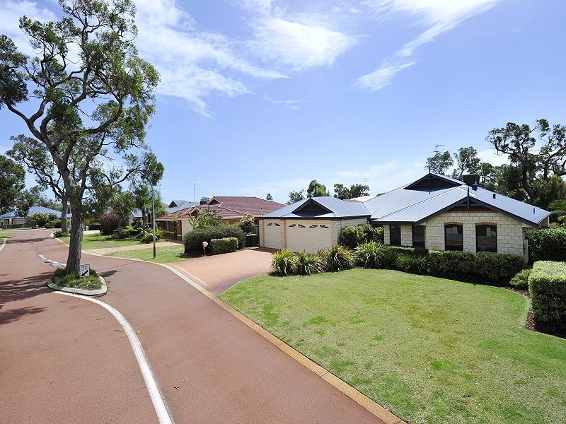 4 Maggie Way, Coodanup WA 6210