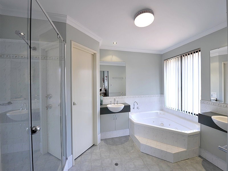 4 Maggie Way, Coodanup WA 6210