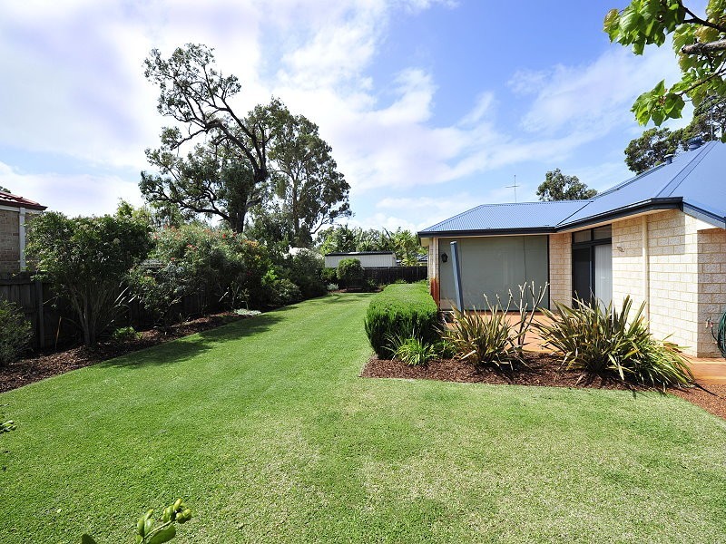 4 Maggie Way, Coodanup WA 6210