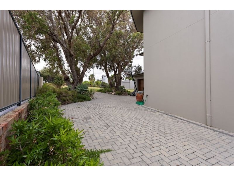 17 Pepper Street, Falcon WA 6210