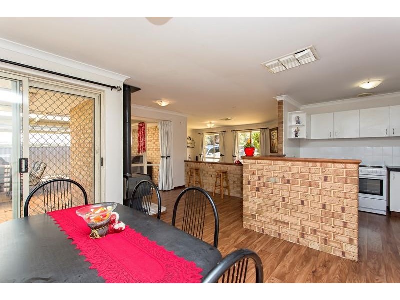 18 Scrivener Place, Halls Head WA 6210