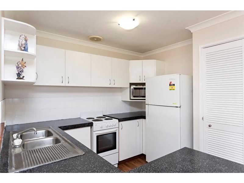 18 Scrivener Place, Halls Head WA 6210