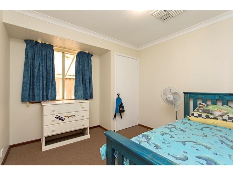 18 Scrivener Place, Halls Head WA 6210