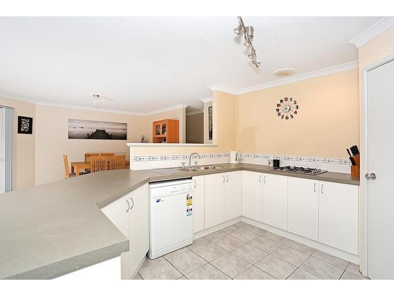 6 Evella Cove, Lakelands WA 6180