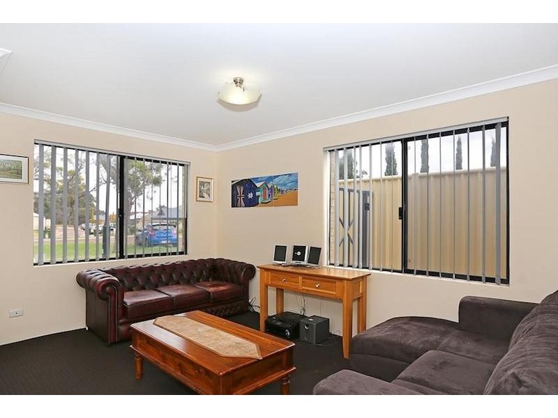 6 Evella Cove, Lakelands WA 6180