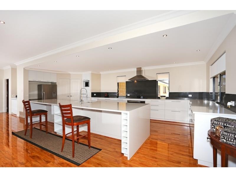 113 Serene Place, Barragup WA 6209