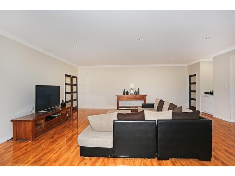 113 Serene Place, Barragup WA 6209