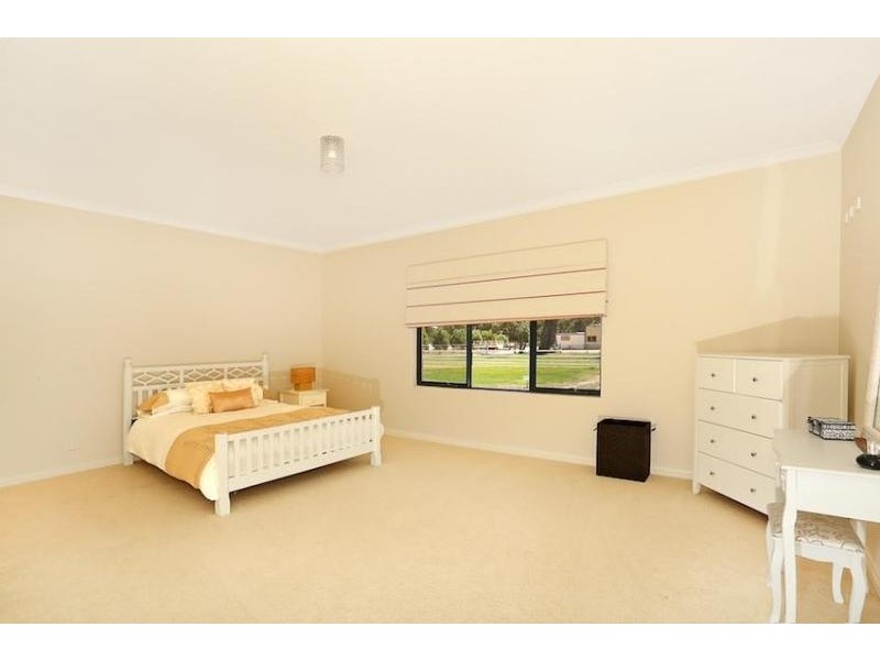 113 Serene Place, Barragup WA 6209