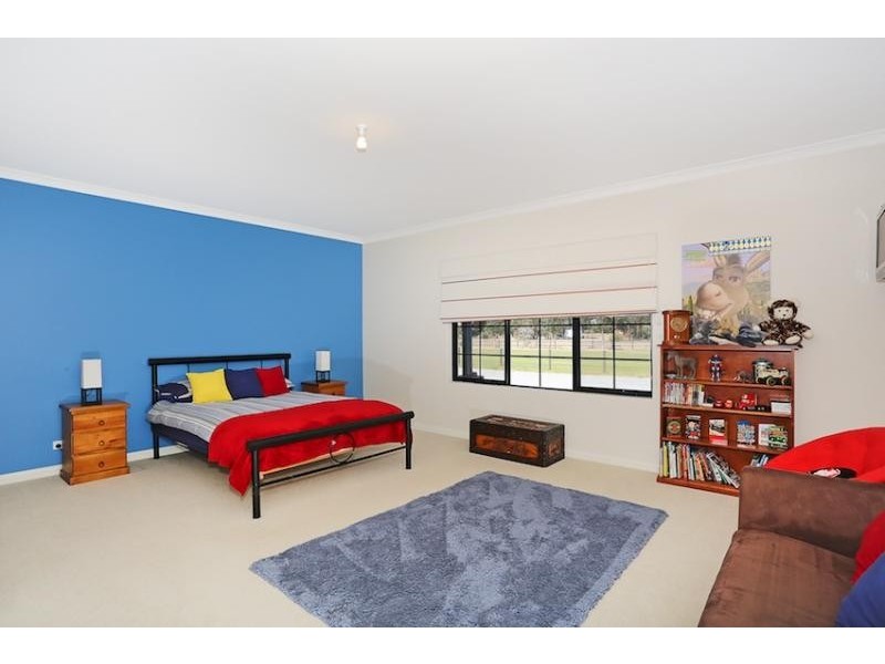 113 Serene Place, Barragup WA 6209