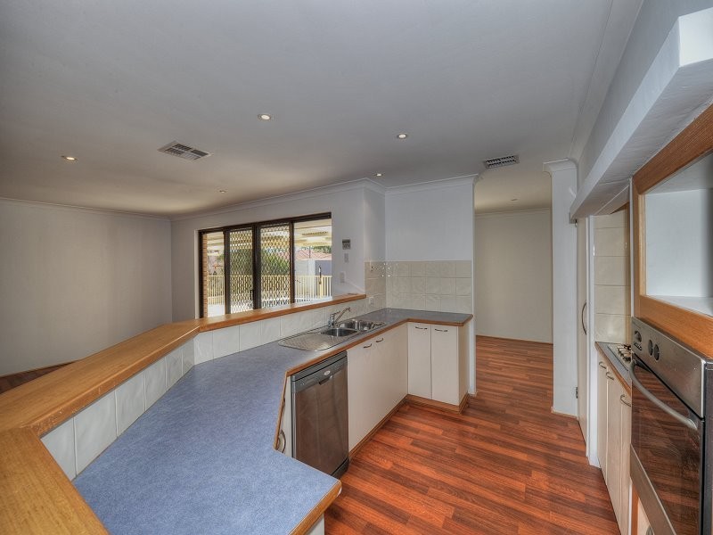 48 Mahogany Drive, Halls Head WA 6210