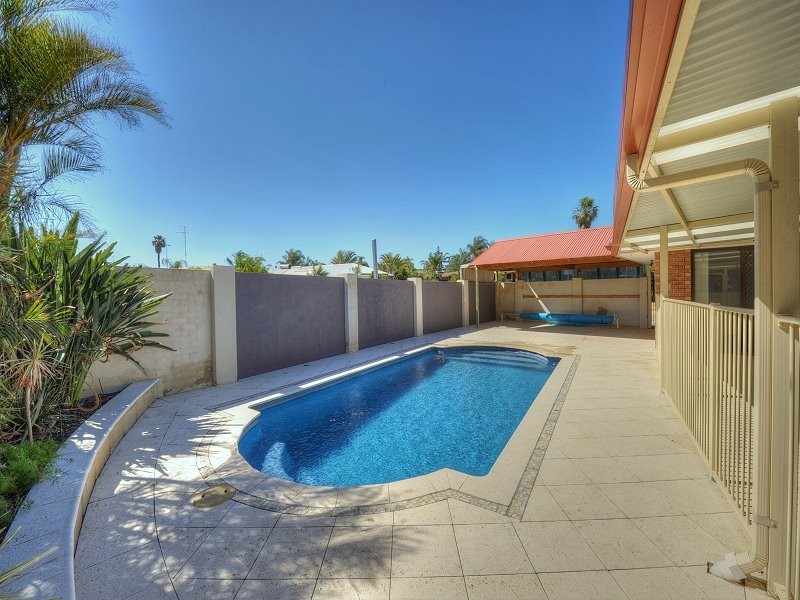 48 Mahogany Drive, Halls Head WA 6210