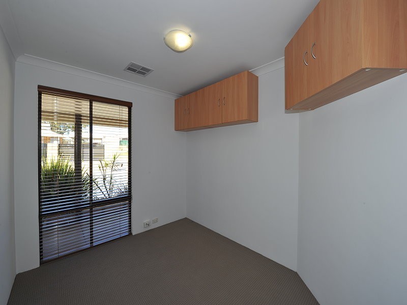 48 Mahogany Drive, Halls Head WA 6210