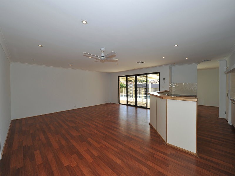 48 Mahogany Drive, Halls Head WA 6210