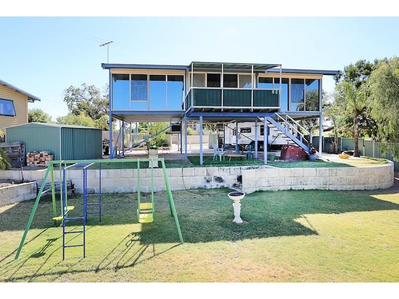 1 Warrie Street, Golden Bay WA 6174