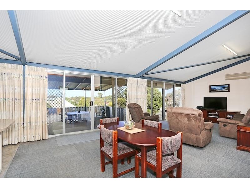 1 Warrie Street, Golden Bay WA 6174