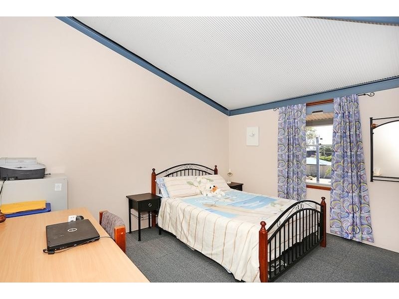 1 Warrie Street, Golden Bay WA 6174