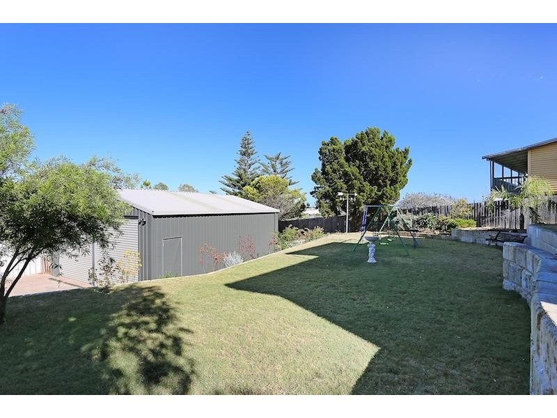 1 Warrie Street, Golden Bay WA 6174