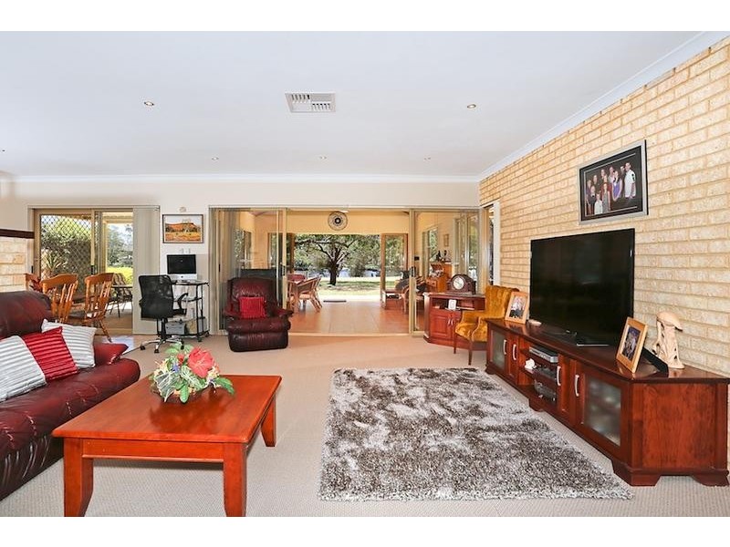 39 Willow Gardens, South Yunderup WA 6208