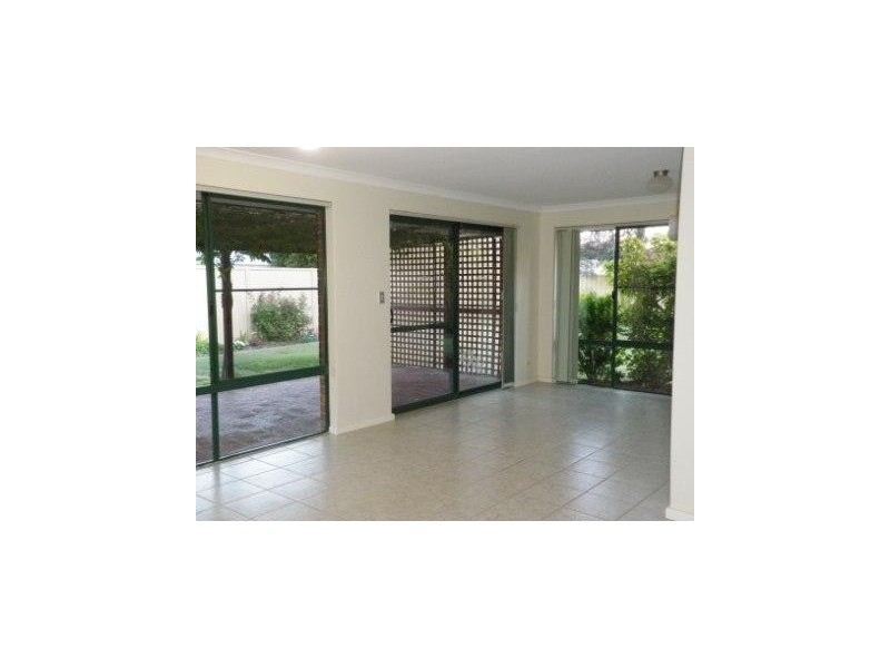 4 Crowthorn Cross, Erskine WA 6210