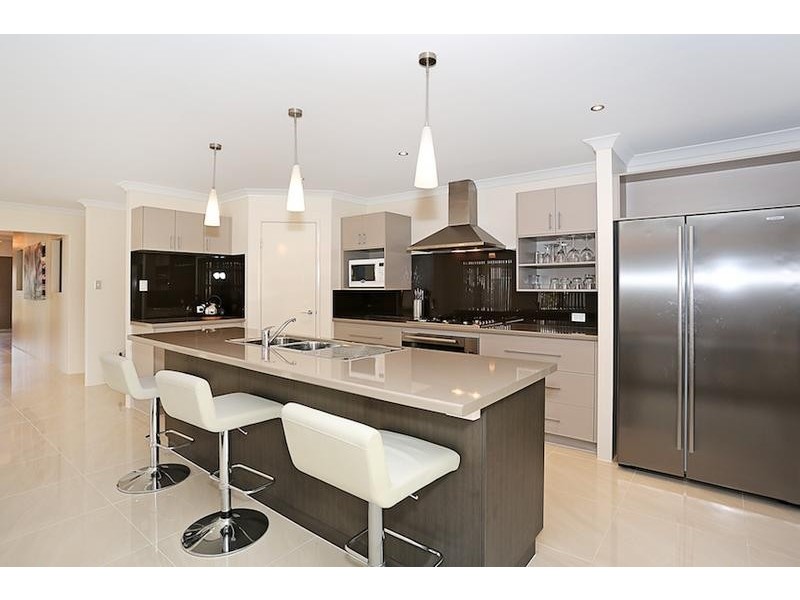 350 Peelwood Parade, Halls Head WA 6210