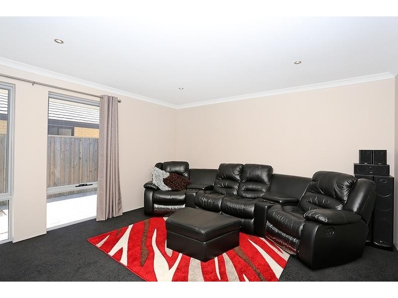 350 Peelwood Parade, Halls Head WA 6210