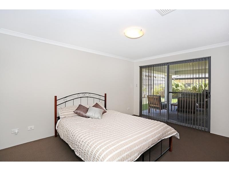 350 Peelwood Parade, Halls Head WA 6210