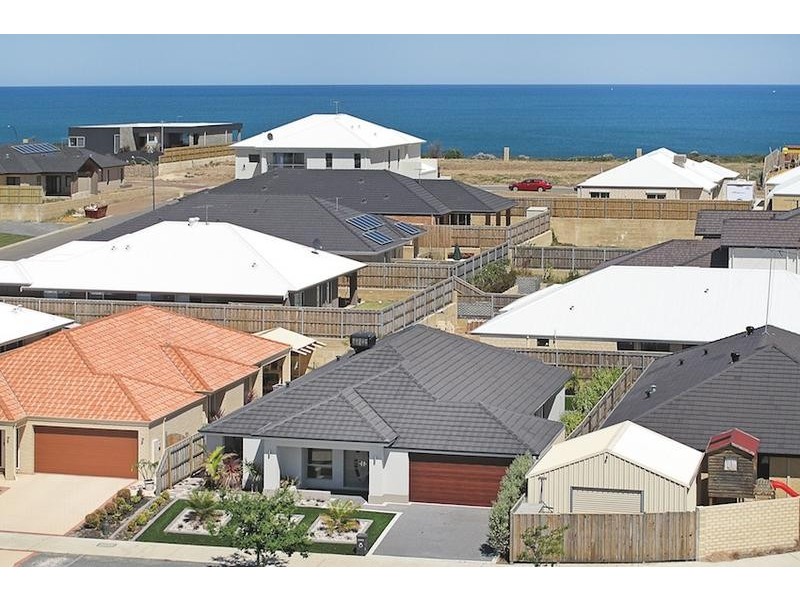 350 Peelwood Parade, Halls Head WA 6210