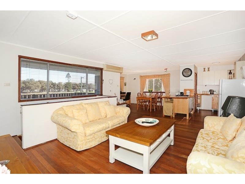 36 Leighton Road East, Halls Head WA 6210