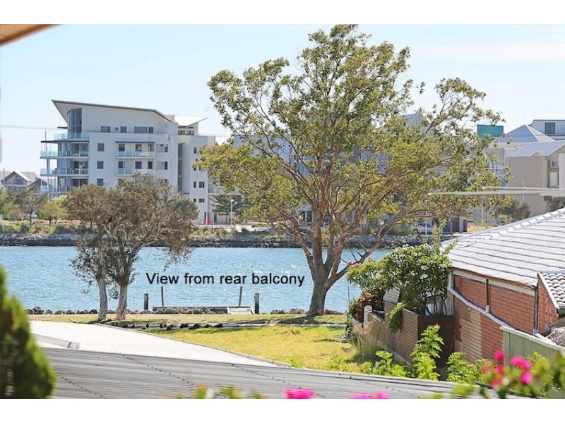 36 Leighton Road East, Halls Head WA 6210