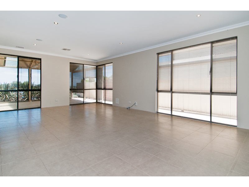 31 Albany Drive, Dawesville WA 6211