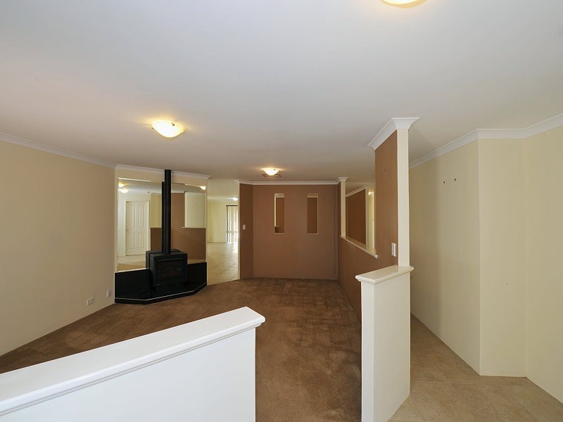 4 Oakleigh Drive, Erskine WA 6210