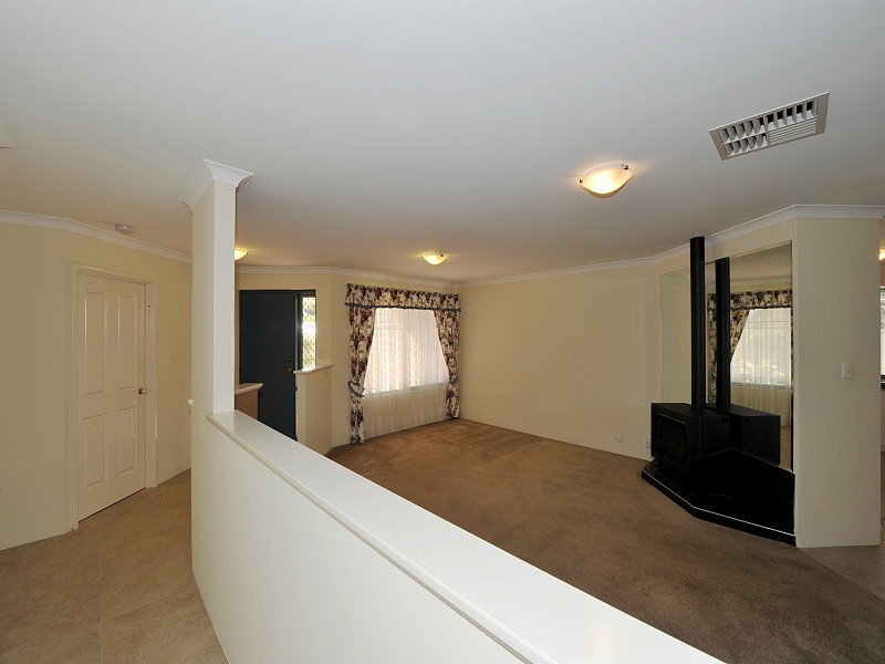 4 Oakleigh Drive, Erskine WA 6210