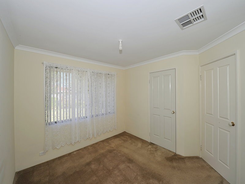 4 Oakleigh Drive, Erskine WA 6210