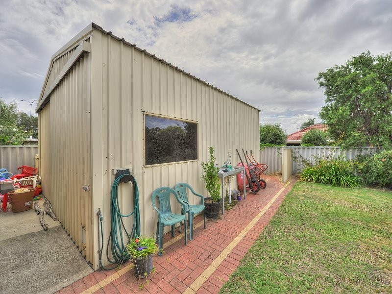 4 Oakleigh Drive, Erskine WA 6210