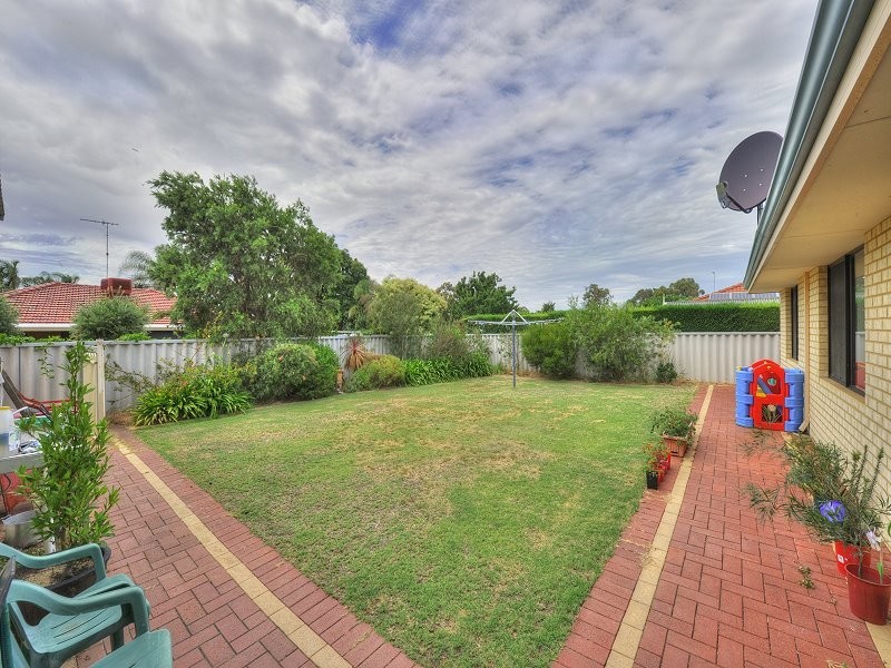 4 Oakleigh Drive, Erskine WA 6210